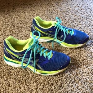 ASICS Gel Cumulus 18  - size 9